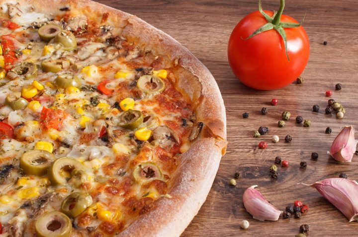 pizza con mais e olive